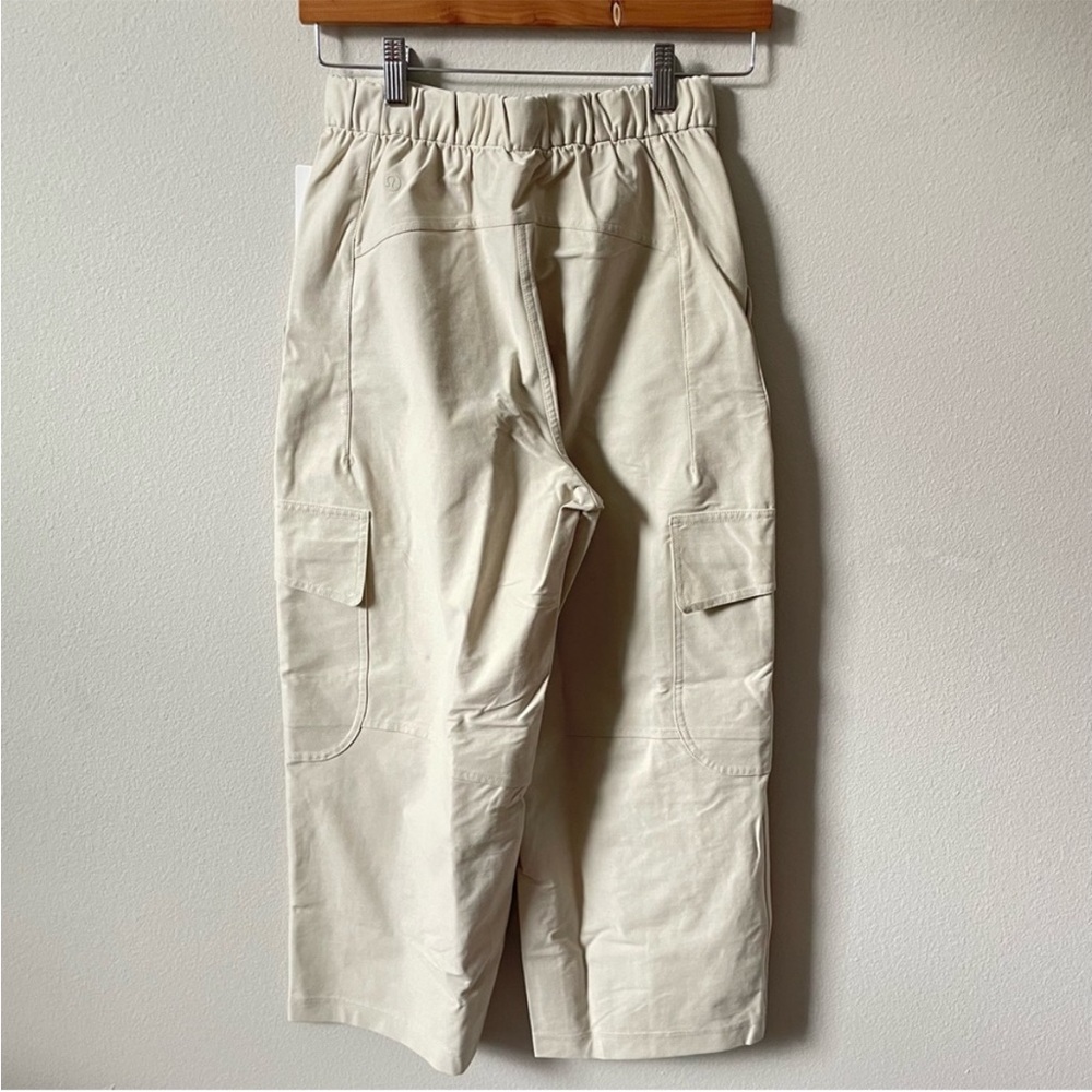 NWT Lululemon Light Utilitech Cargo High-Rise Crop Natural Ivory Size 24